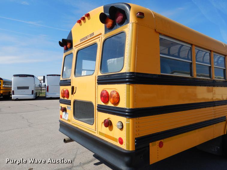 image for item DG5777 1998 International 3800 Thomas school bus