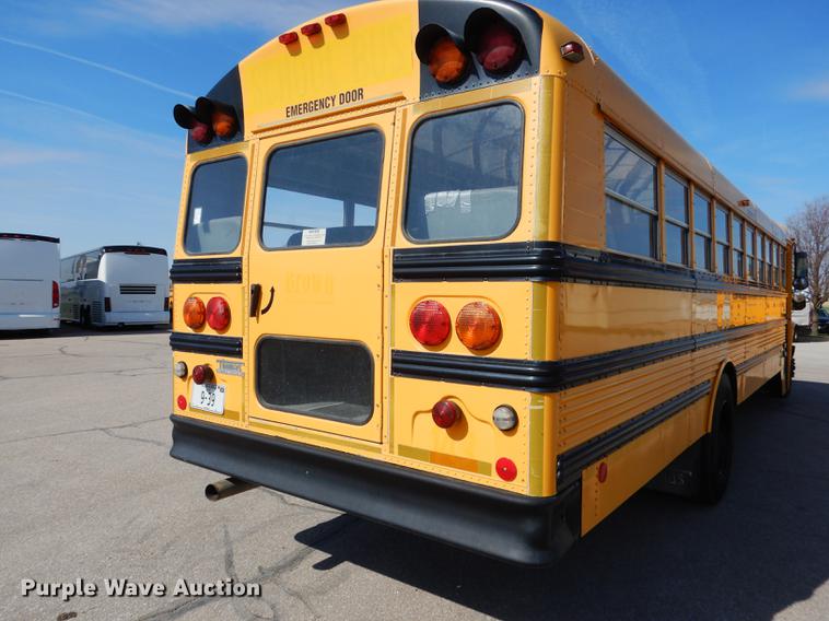 image for item DG5777 1998 International 3800 Thomas school bus