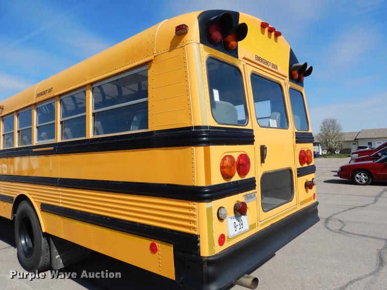 image for item DG5777 1998 International 3800 Thomas school bus