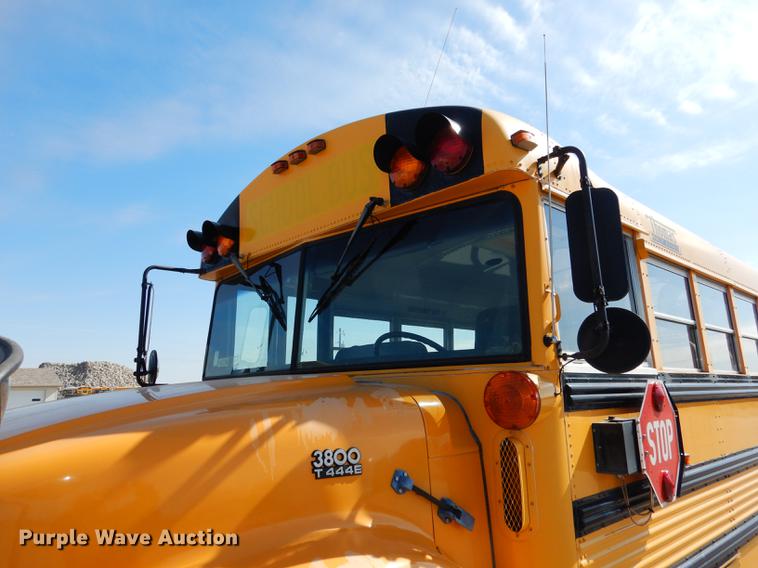 image for item DG5777 1998 International 3800 Thomas school bus