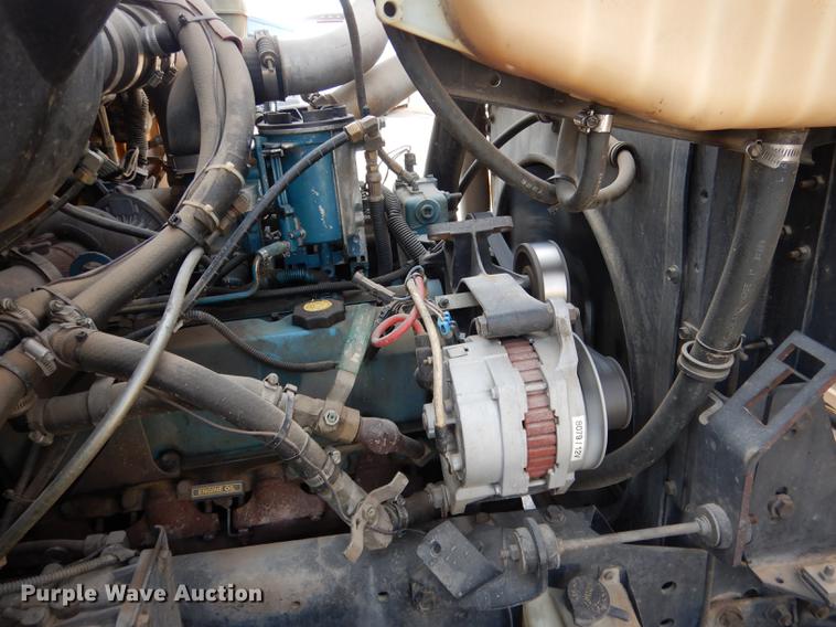 image for item DG5777 1998 International 3800 Thomas school bus