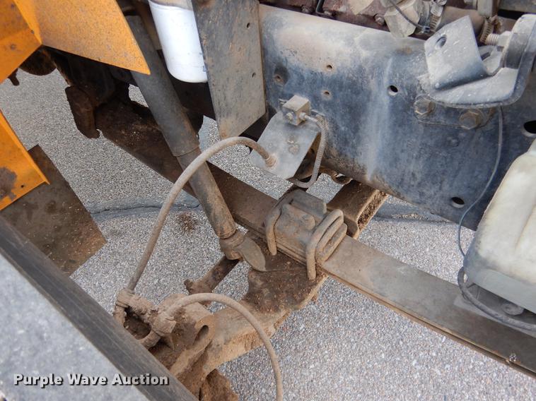 image for item DG5777 1998 International 3800 Thomas school bus