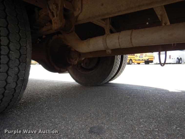 image for item DG5777 1998 International 3800 Thomas school bus