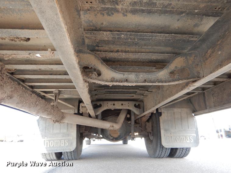 image for item DG5777 1998 International 3800 Thomas school bus