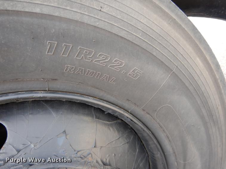 image for item DG5777 1998 International 3800 Thomas school bus