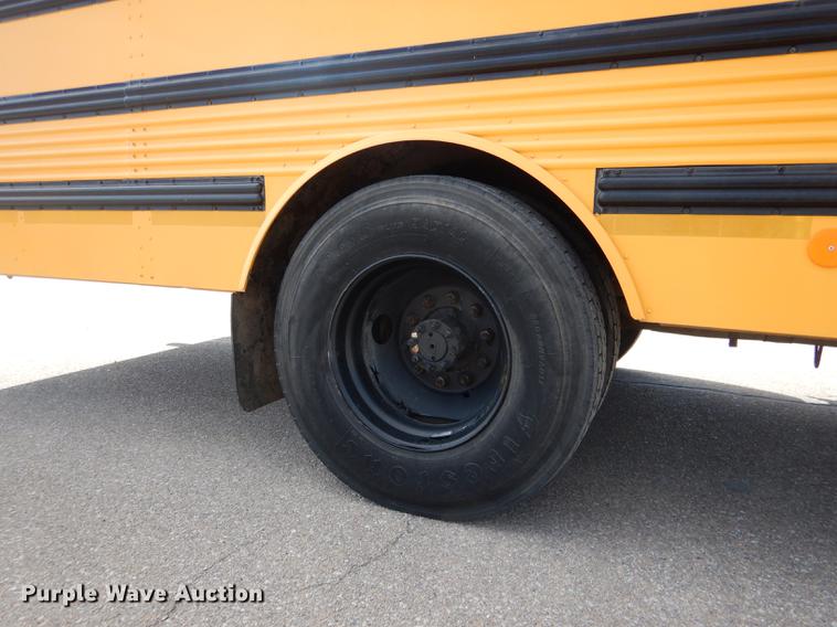 image for item DG5777 1998 International 3800 Thomas school bus