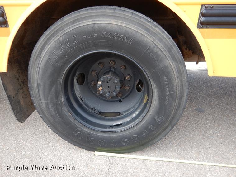 image for item DG5777 1998 International 3800 Thomas school bus