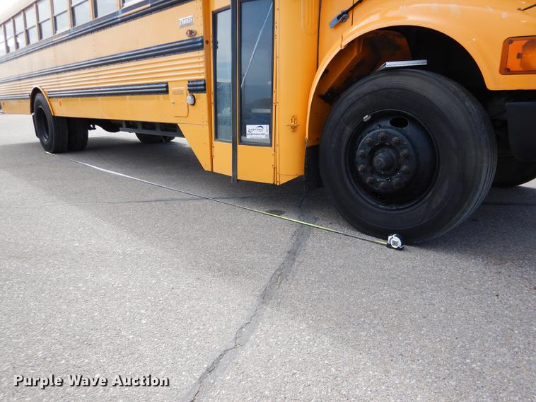 image for item DG5777 1998 International 3800 Thomas school bus