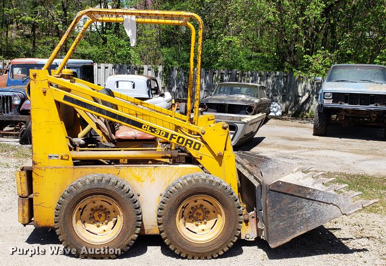 image for item EN9904 Ford CL30 skid steer