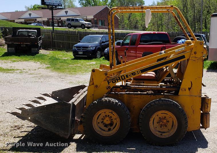 image for item EN9904 Ford CL30 skid steer