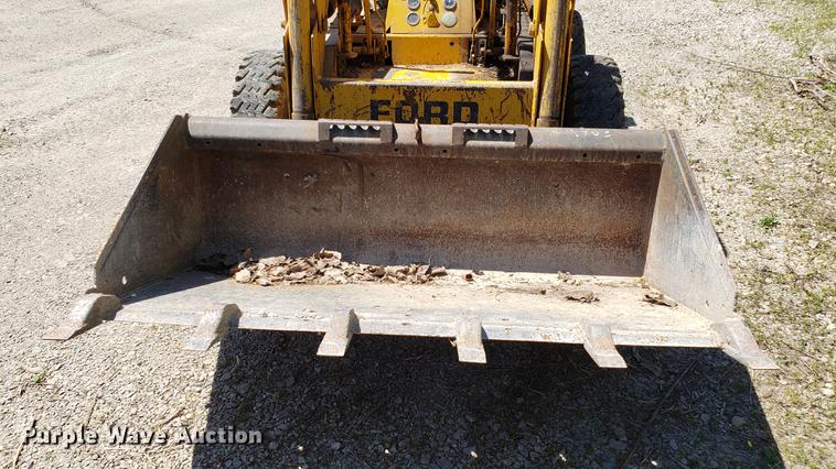 image for item EN9904 Ford CL30 skid steer