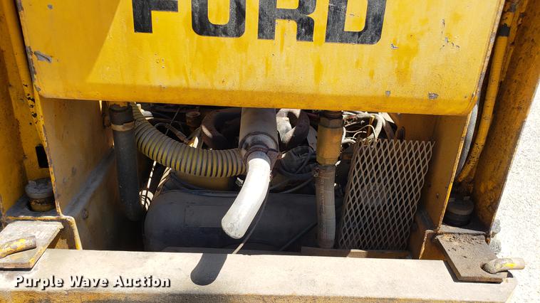 image for item EN9904 Ford CL30 skid steer