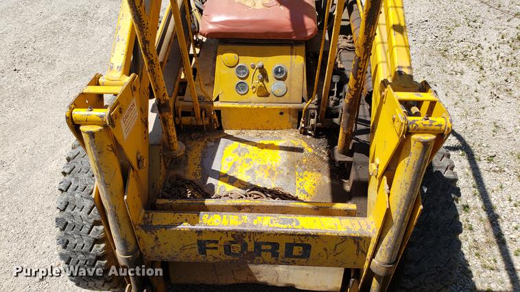 image for item EN9904 Ford CL30 skid steer