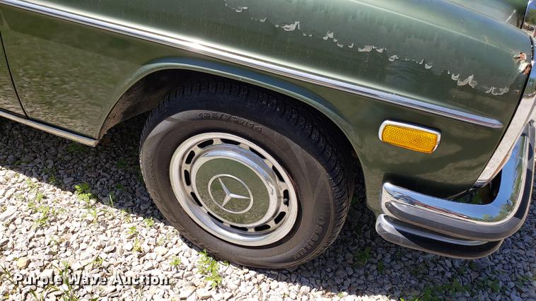 image for item EN9905 1973 Mercedes Benz 280C