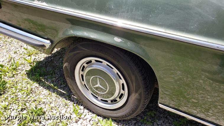 image for item EN9905 1973 Mercedes Benz 280C