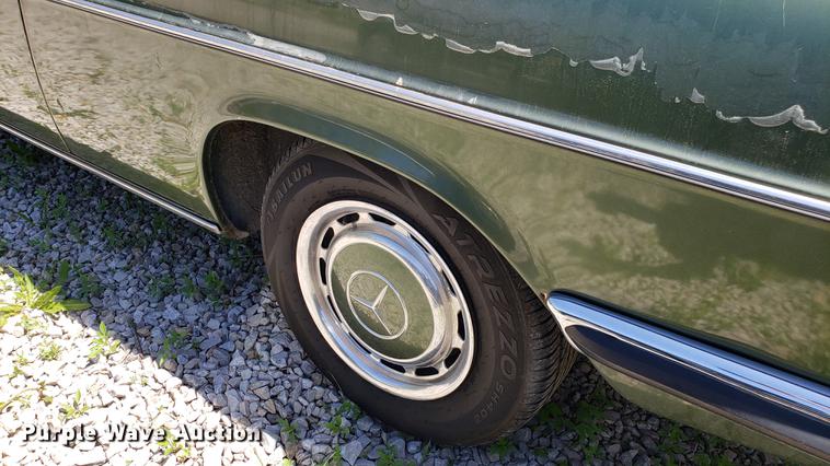 image for item EN9905 1973 Mercedes Benz 280C