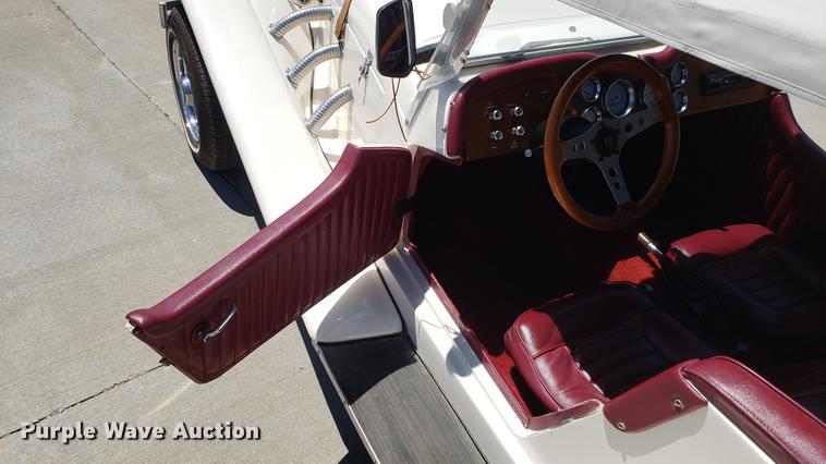 image for item EN9906 1986 Mercedes Benz convertible