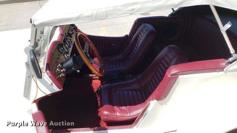 image for item EN9906 1986 Mercedes Benz convertible