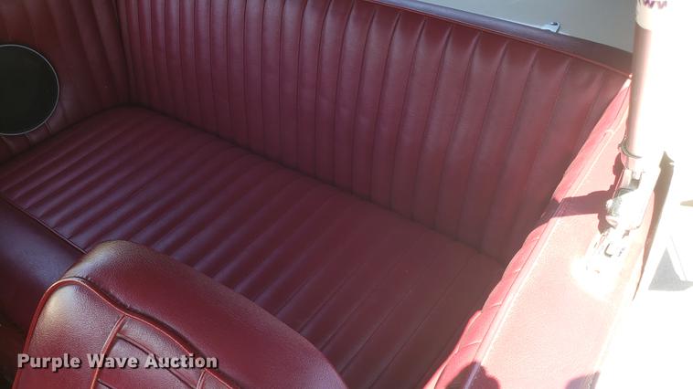 image for item EN9906 1986 Mercedes Benz convertible