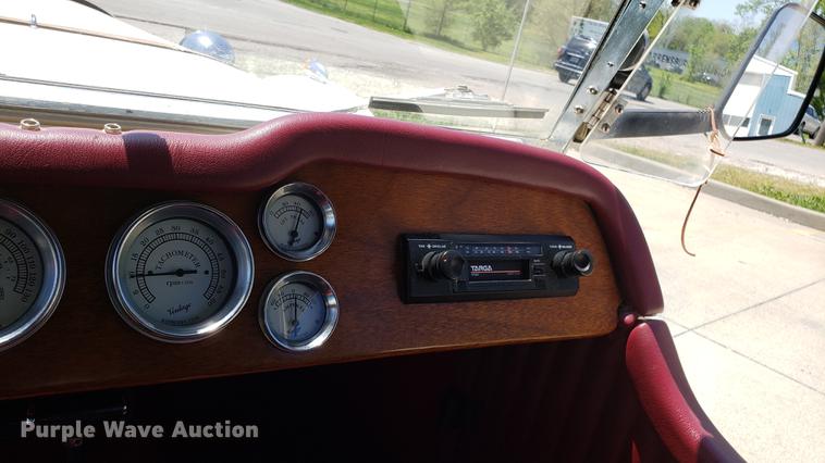 image for item EN9906 1986 Mercedes Benz convertible