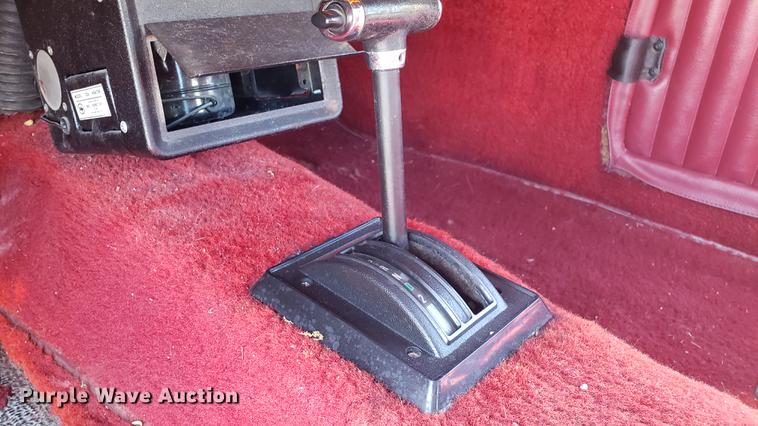 image for item EN9906 1986 Mercedes Benz convertible