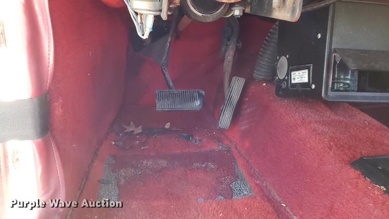 image for item EN9906 1986 Mercedes Benz convertible