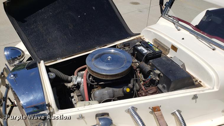 image for item EN9906 1986 Mercedes Benz convertible