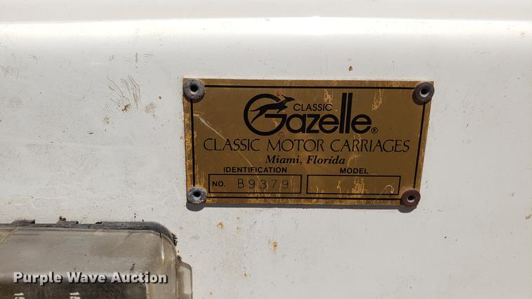 image for item EN9906 1986 Mercedes Benz convertible