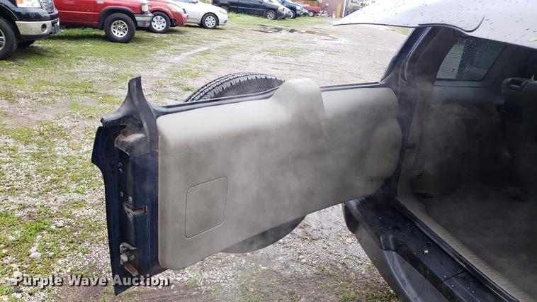 image for item EN9907 2005 Jeep Liberty SUV