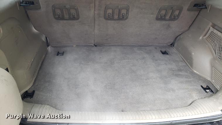 image for item EN9907 2005 Jeep Liberty SUV