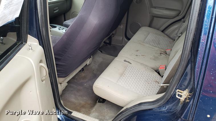 image for item EN9907 2005 Jeep Liberty SUV