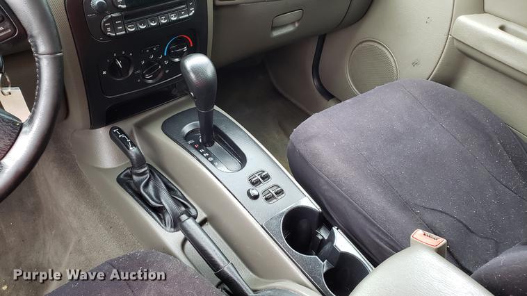 image for item EN9907 2005 Jeep Liberty SUV