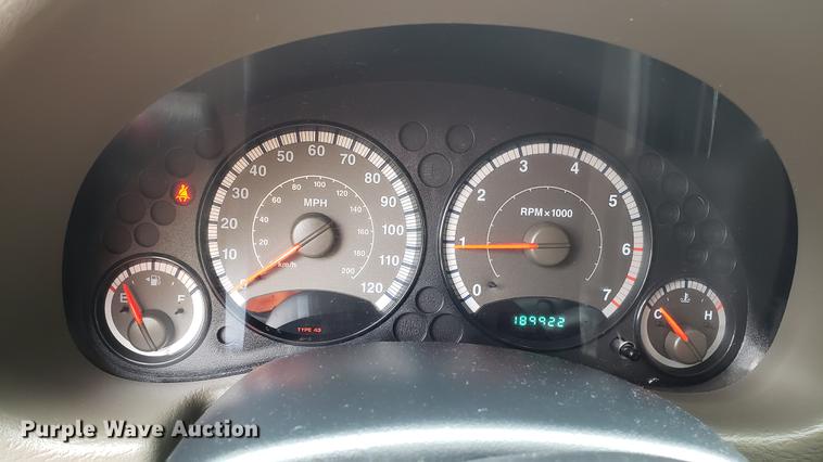 image for item EN9907 2005 Jeep Liberty SUV