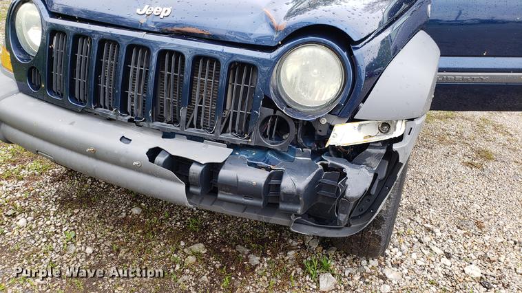 image for item EN9907 2005 Jeep Liberty SUV