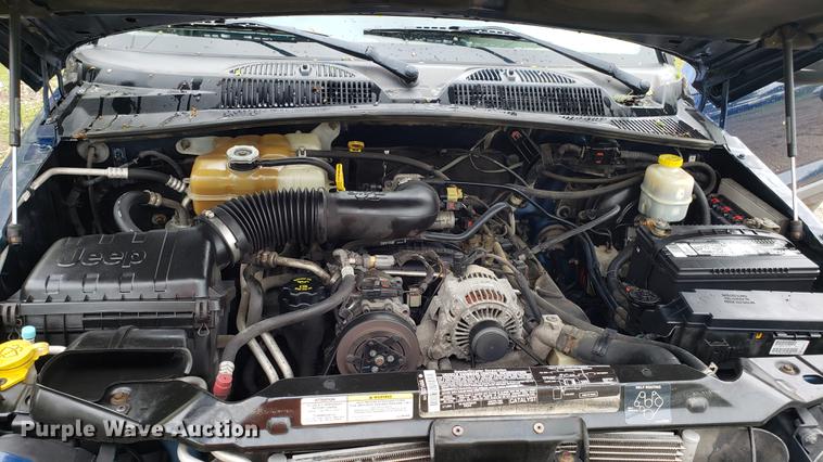 image for item EN9907 2005 Jeep Liberty SUV