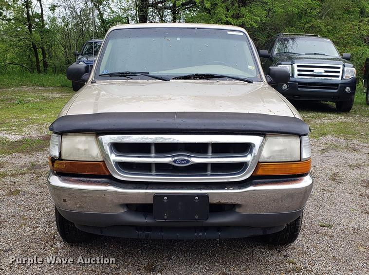 image for item EN9908 2000 Ford Ranger SuperCab pickup truck