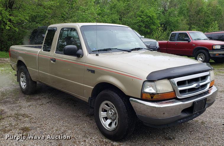 image for item EN9908 2000 Ford Ranger SuperCab pickup truck