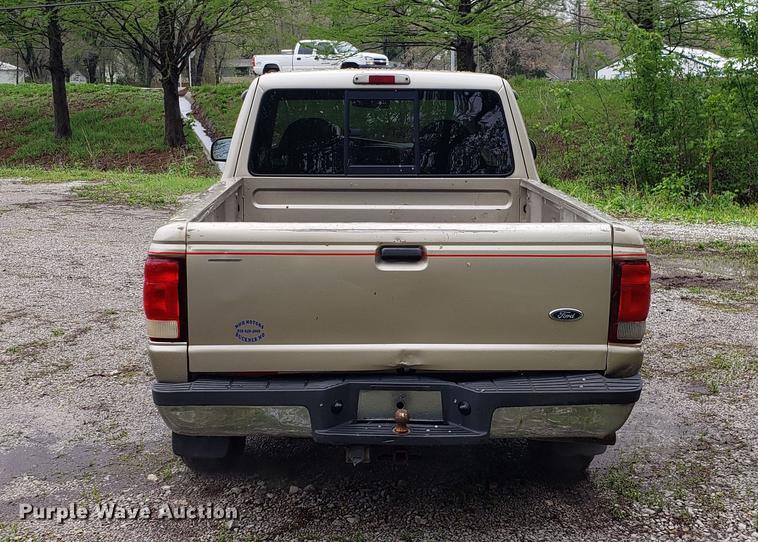 image for item EN9908 2000 Ford Ranger SuperCab pickup truck