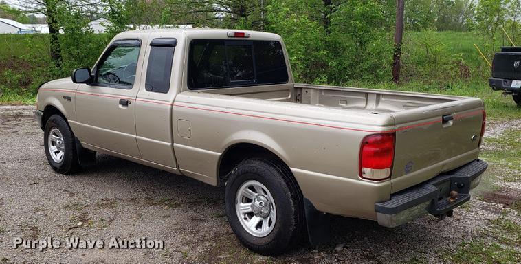 image for item EN9908 2000 Ford Ranger SuperCab pickup truck