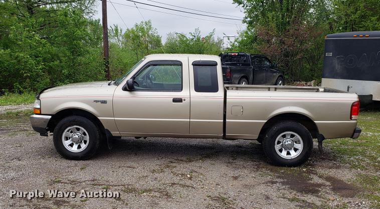 image for item EN9908 2000 Ford Ranger SuperCab pickup truck