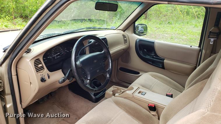 image for item EN9908 2000 Ford Ranger SuperCab pickup truck