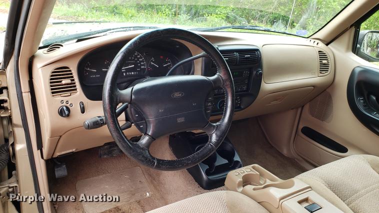 image for item EN9908 2000 Ford Ranger SuperCab pickup truck