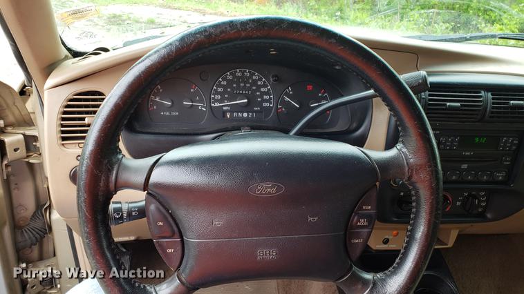 image for item EN9908 2000 Ford Ranger SuperCab pickup truck