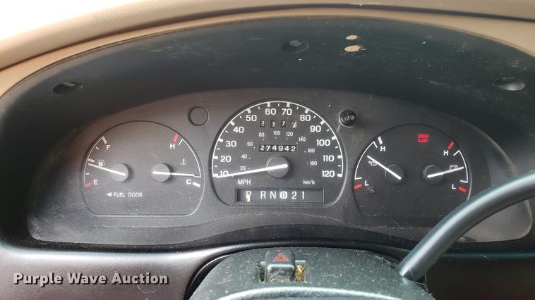 image for item EN9908 2000 Ford Ranger SuperCab pickup truck