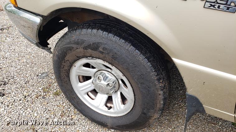 image for item EN9908 2000 Ford Ranger SuperCab pickup truck