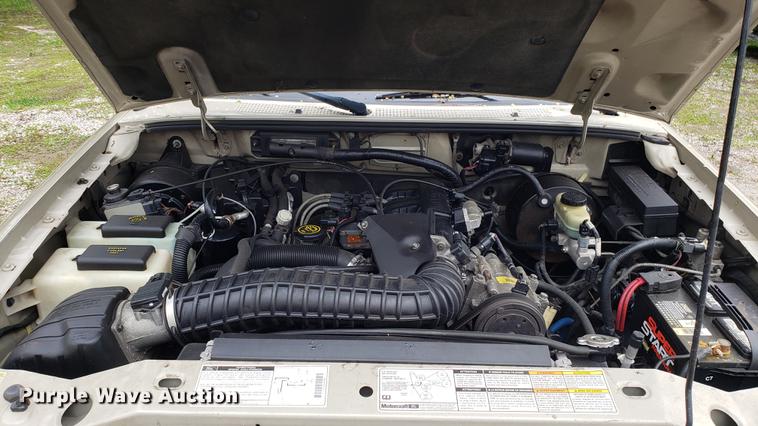 image for item EN9908 2000 Ford Ranger SuperCab pickup truck