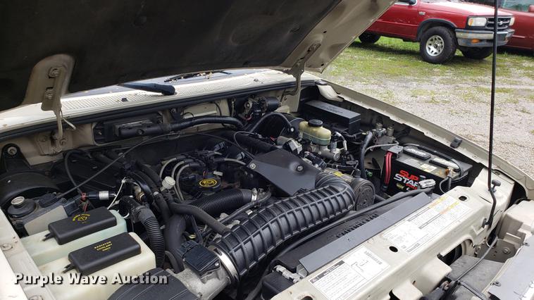 image for item EN9908 2000 Ford Ranger SuperCab pickup truck
