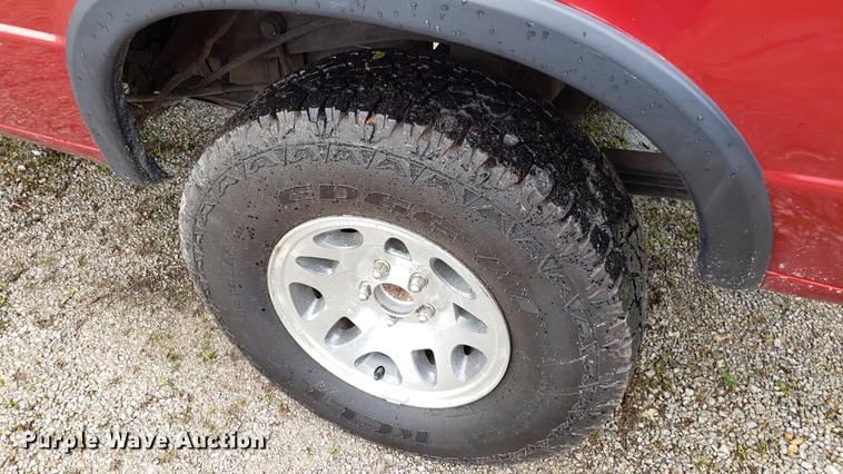 image for item EN9911 1997 Mazda B4000 Cab Plus pickup truck