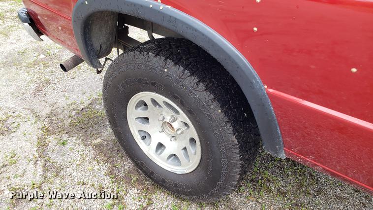 image for item EN9911 1997 Mazda B4000 Cab Plus pickup truck