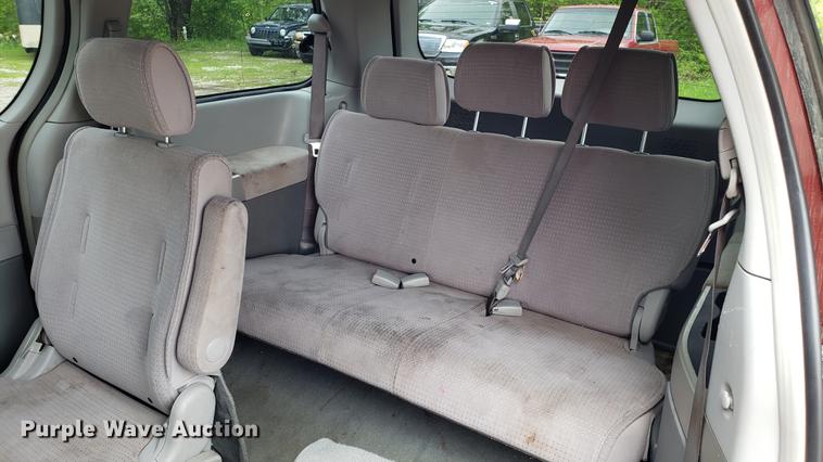 image for item EN9912 2005 Nissan Quest van